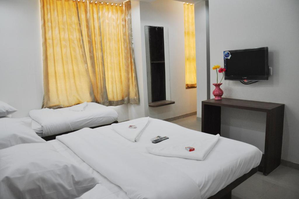 Sai Srushti Hotel Ширди Стая снимка