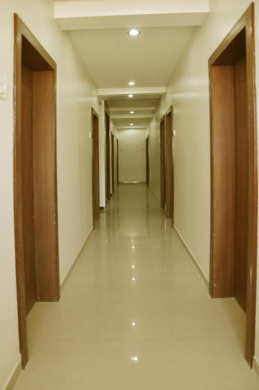 Sai Srushti Hotel Ширди Екстериор снимка